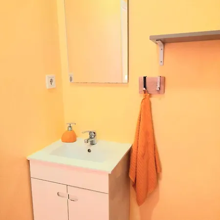 Metro Arroios شقة