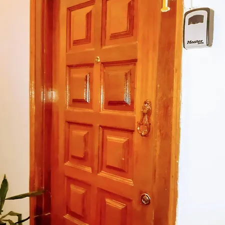 Metro Arroios شقة